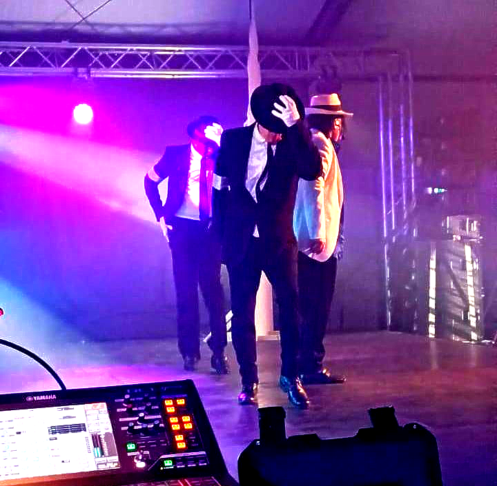 michaeljackson imitator look alike impersonator beat it billie jean  michaeljackson look alike  nederlandse ,michaeljackson  holland niels vennegoor  beat it thriller 