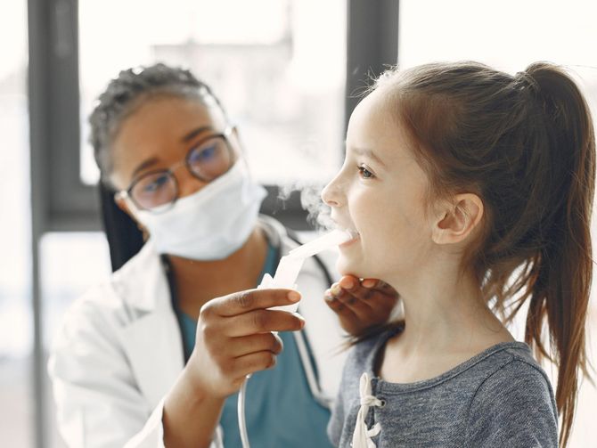 Doctor giving a pulmonary test