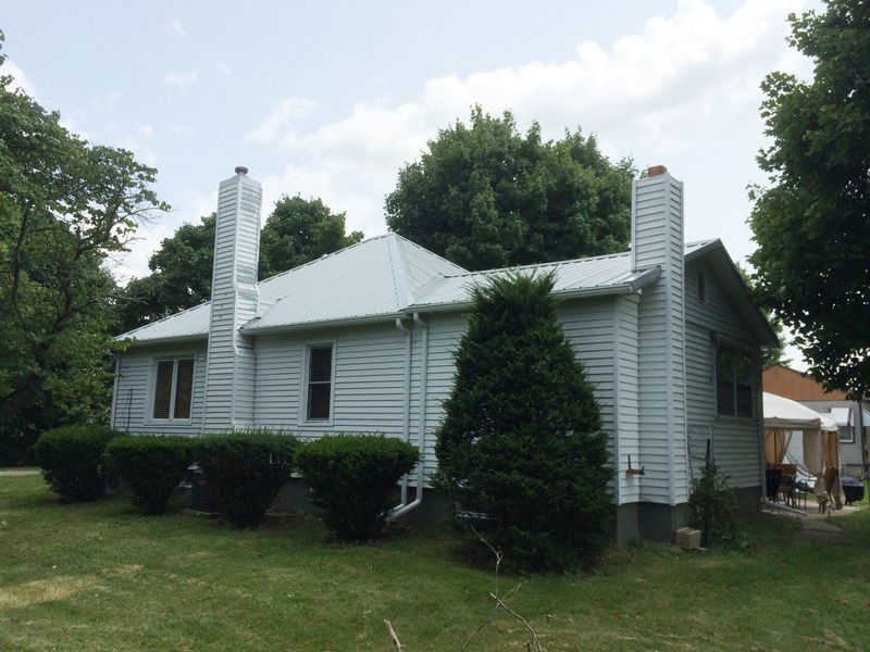 White House Chimney on the Side — Oglesby, IL — H & S Contracting Inc.