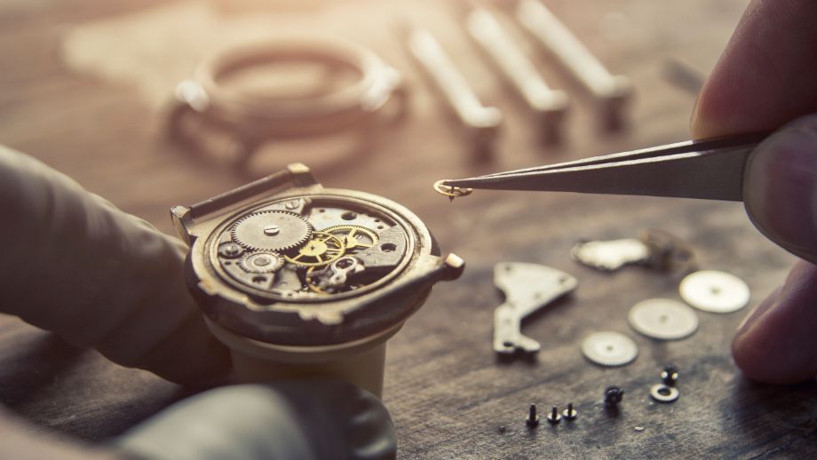 l'interno di un orologio