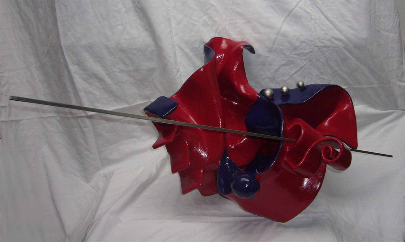 Abstrakte Skulptur aus Pappmaschee