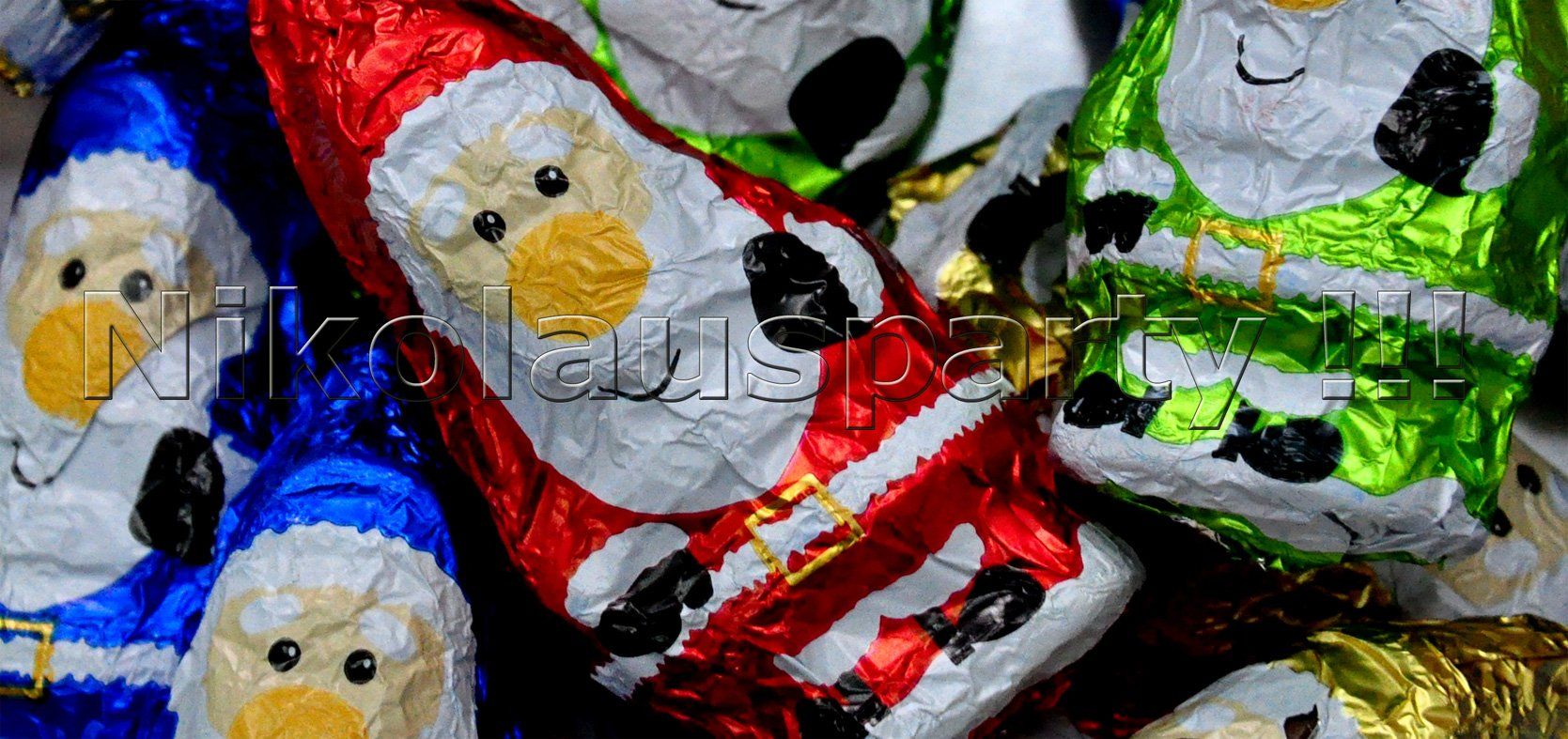 Das Bild zeigt Geburtstagseinladung mit Nikoläusen, Vorderseite.