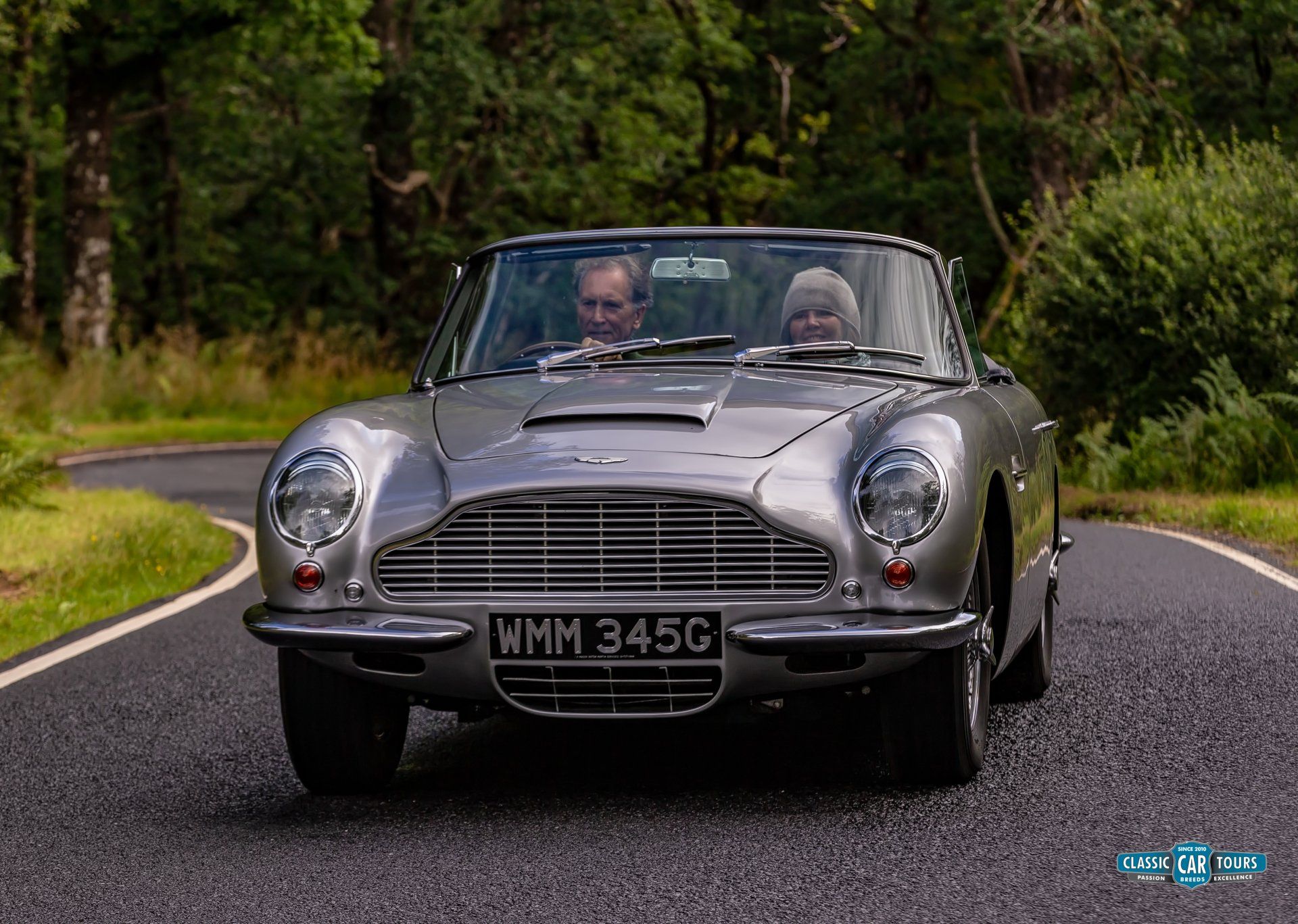 Aston Martin DB6 Volante Skyfall Tour
