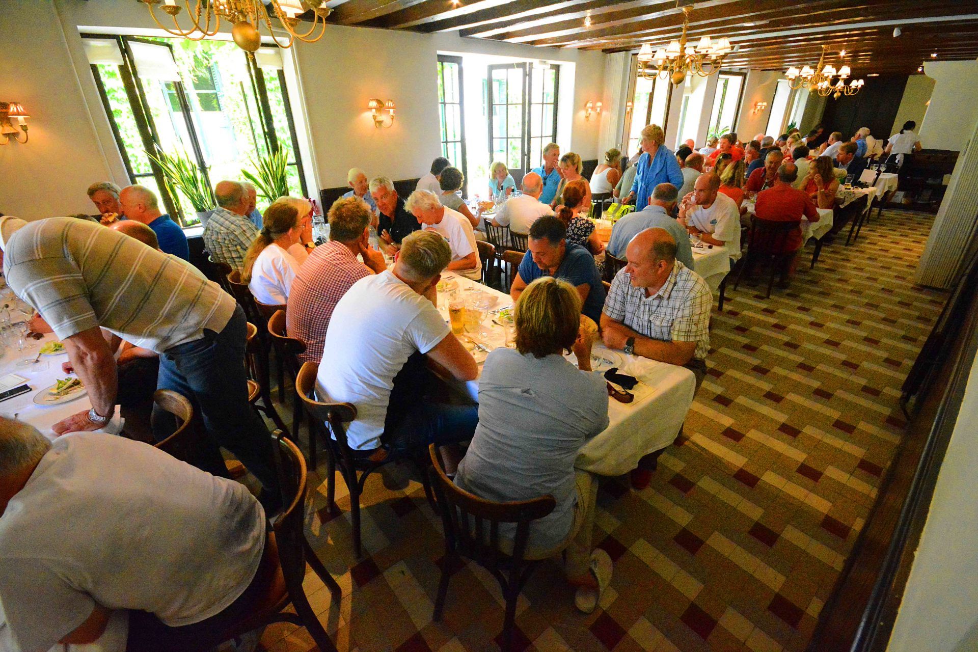 Hotel de France Lunch Classic Car Tours