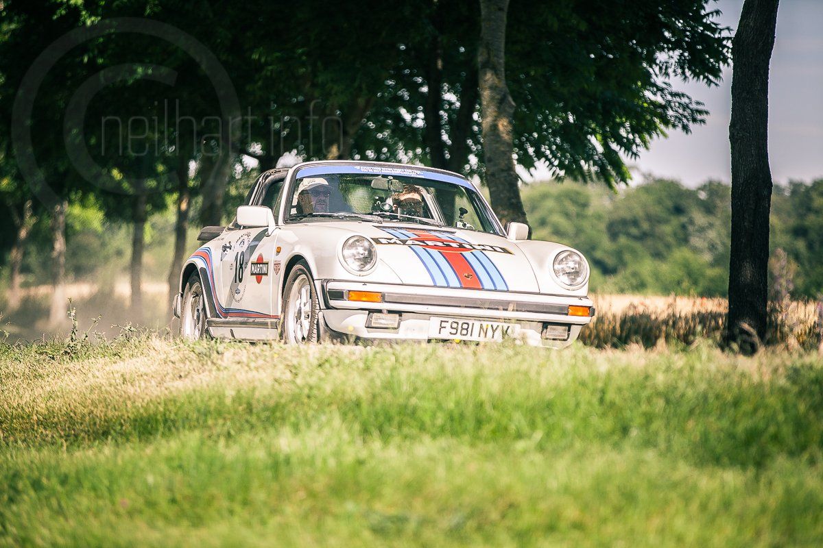 Porsche 911 Chateau de Dobert