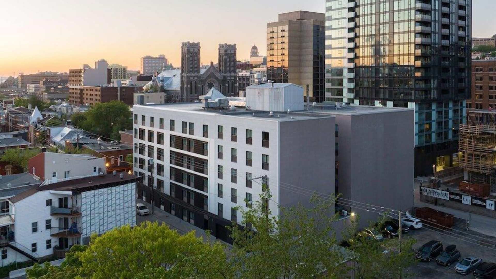 Une vue aérienne de l'hôtel Best Western Plus à Québec