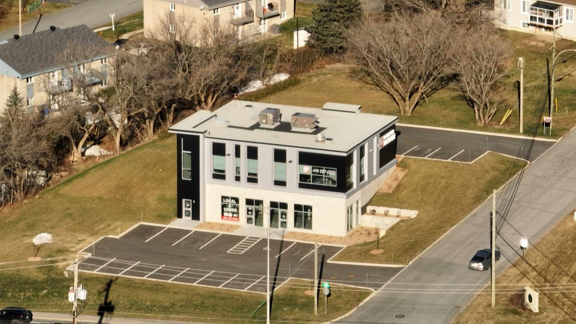 Une vue aérienne de l'hôtel Best Western Plus à Québec.