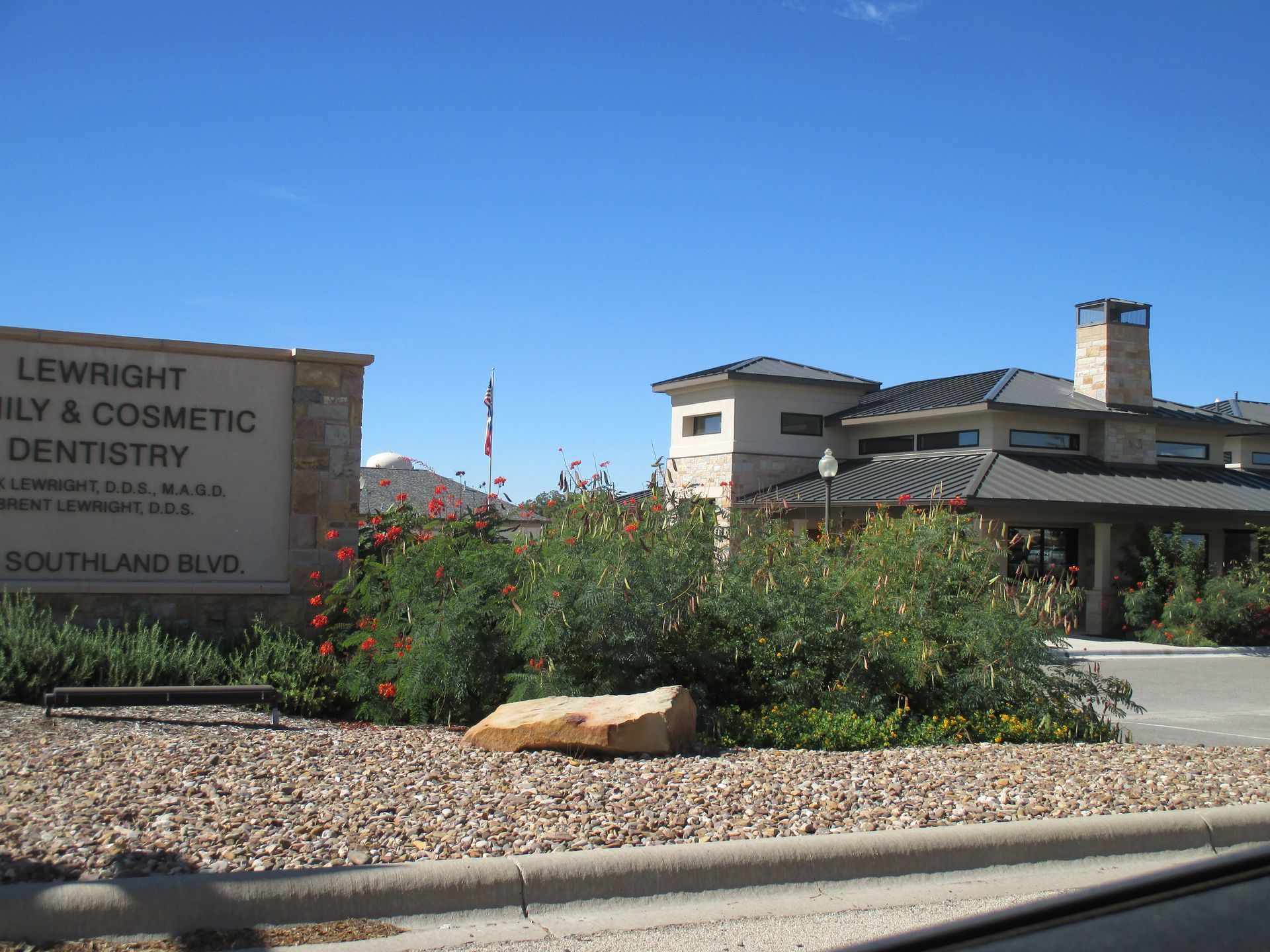 A sign for lewright family & cosmetic dentistry