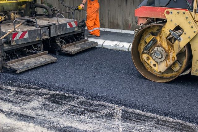 Advantages of Asphalt Milling & Topping – What Is It & Why You Need It -  HMA Contracting