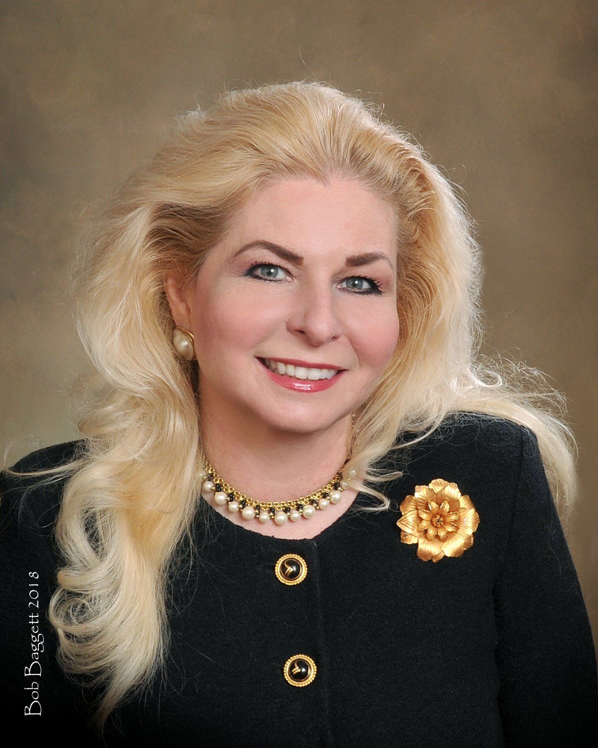 Pictures — Corporate Head Shot Of A Blonde Woman In Tampa, FL