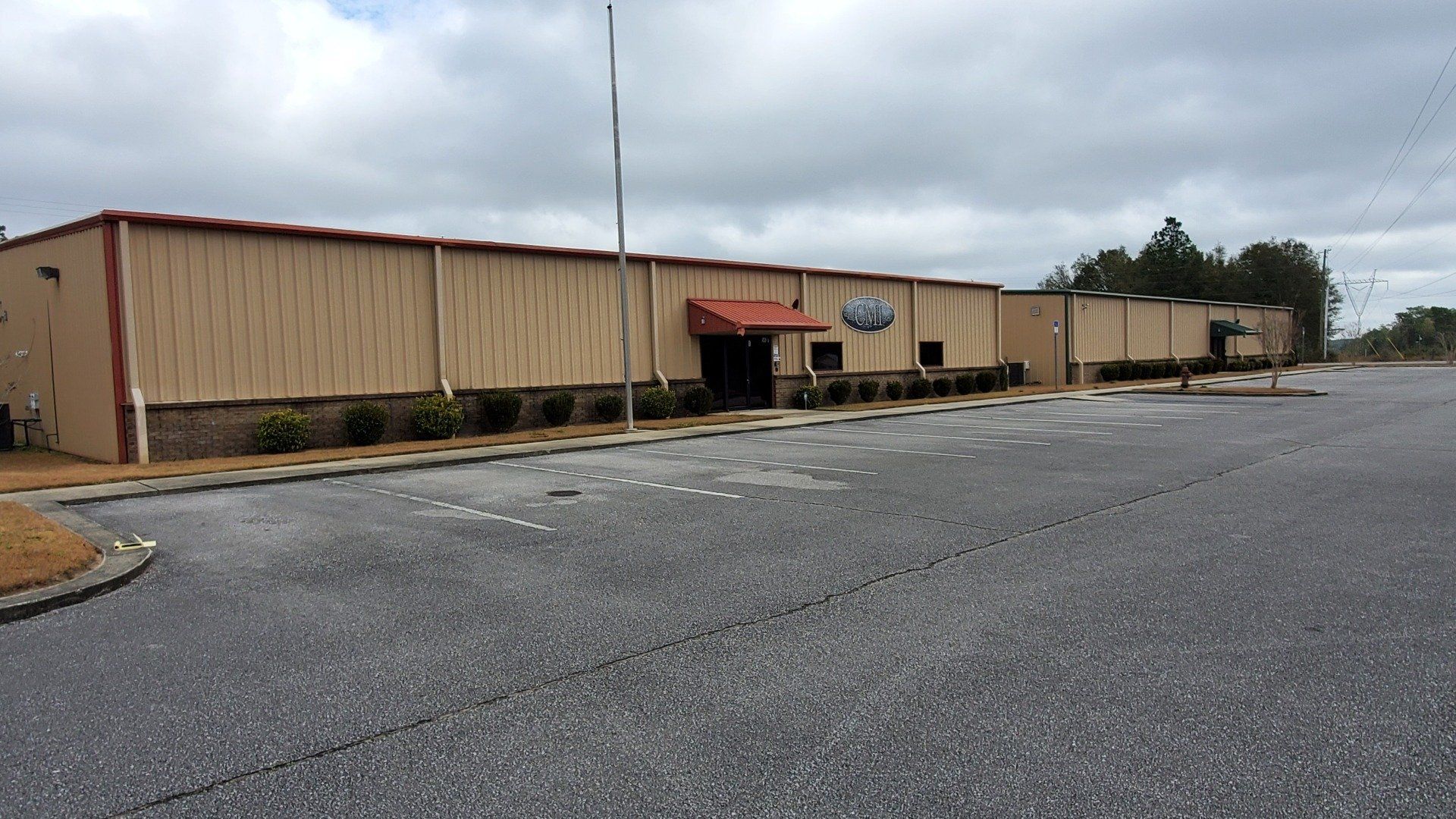 Riviera Industrial – Holt exterior