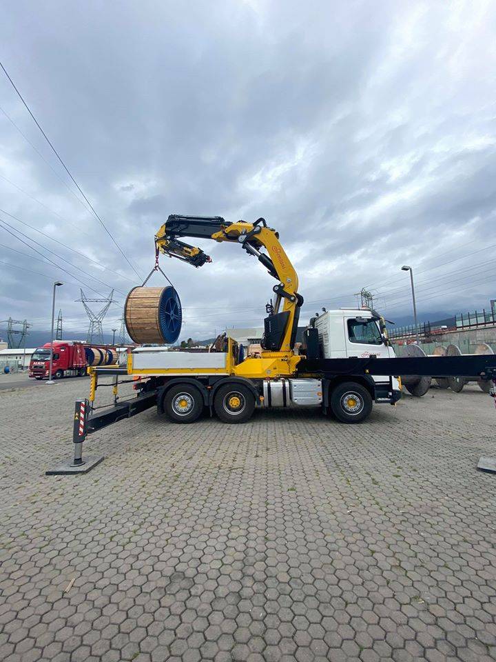 Autogru operazioni straordinarie