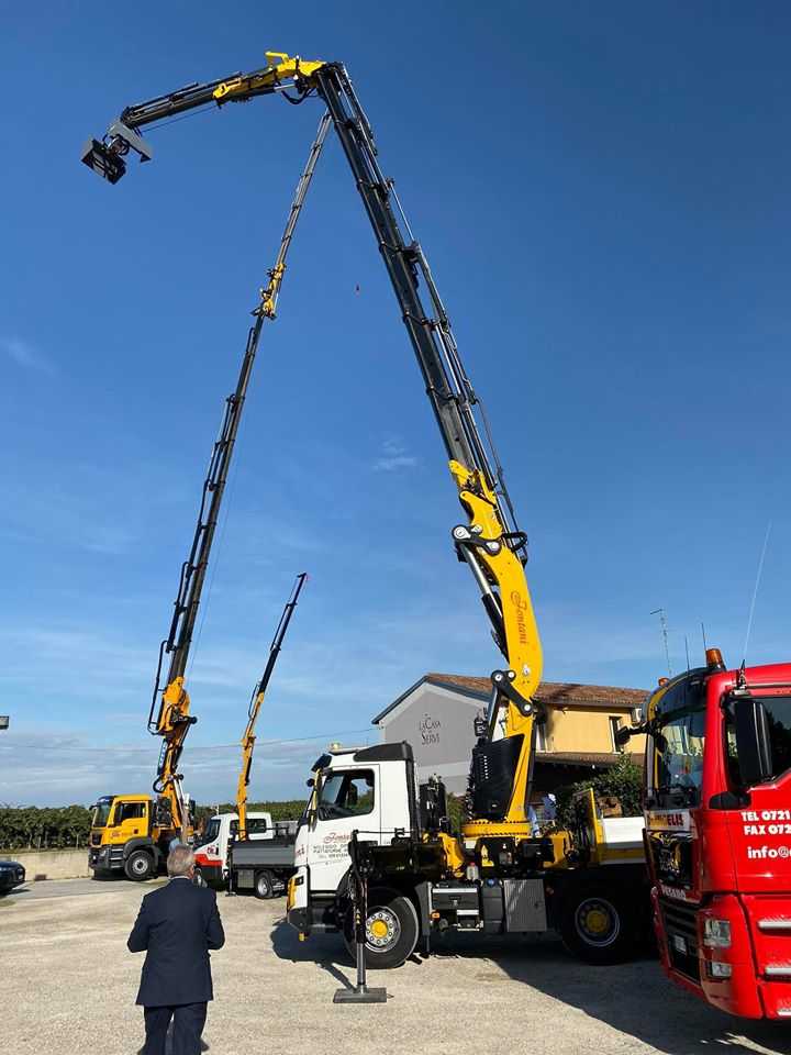 Noleggio gru per ampi spazi