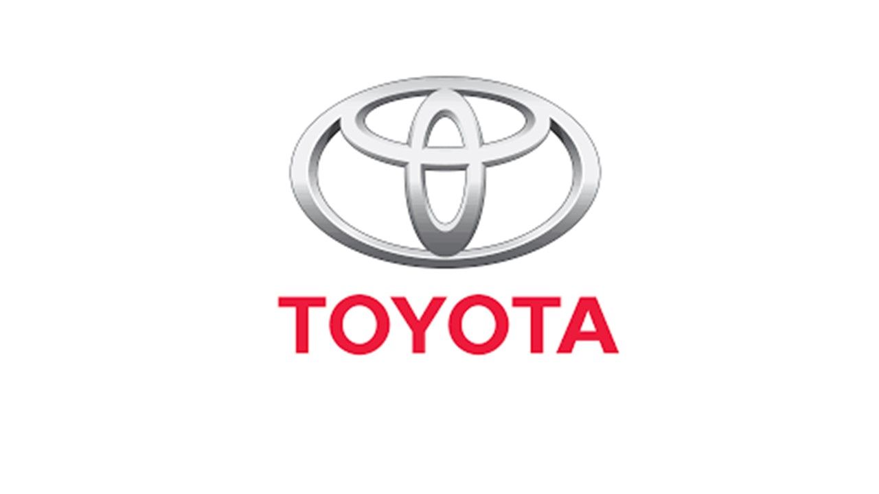 O logotipo da Toyota está em um fundo branco.