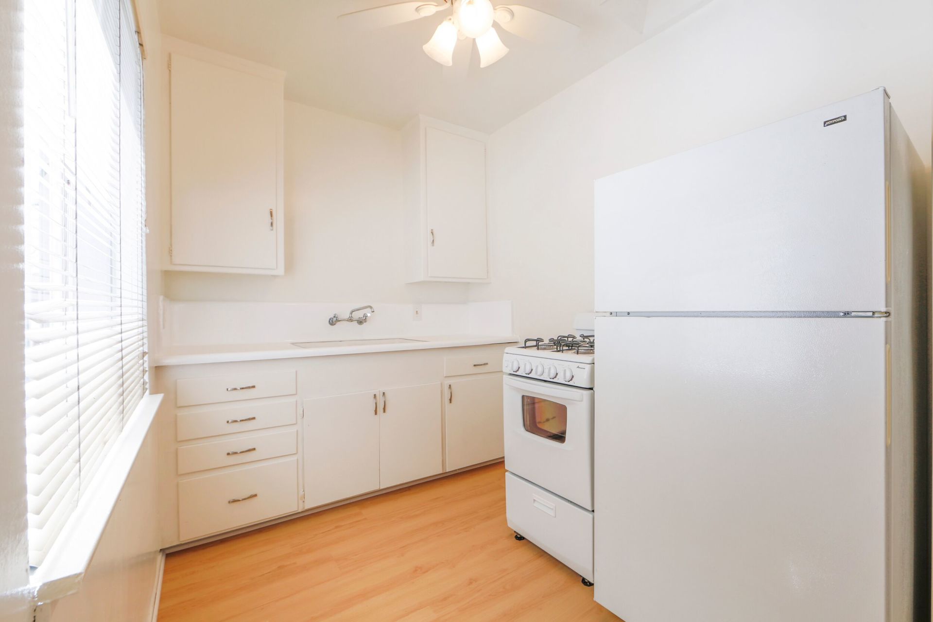 Brent Manor Apartments Photos