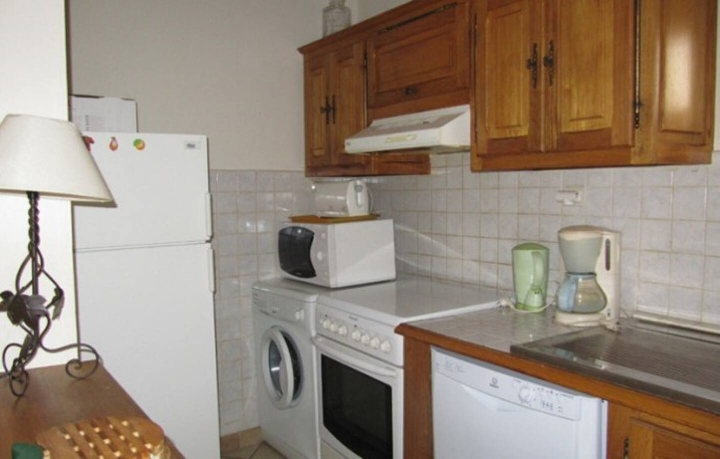 Cuisine du gite avec lave ligne four micro onde lave vaisselle