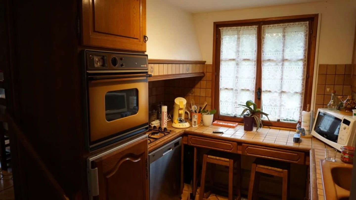 chalet des falaises gite fécamp vue intérieure et extérieure terrasse jardin canapé lits