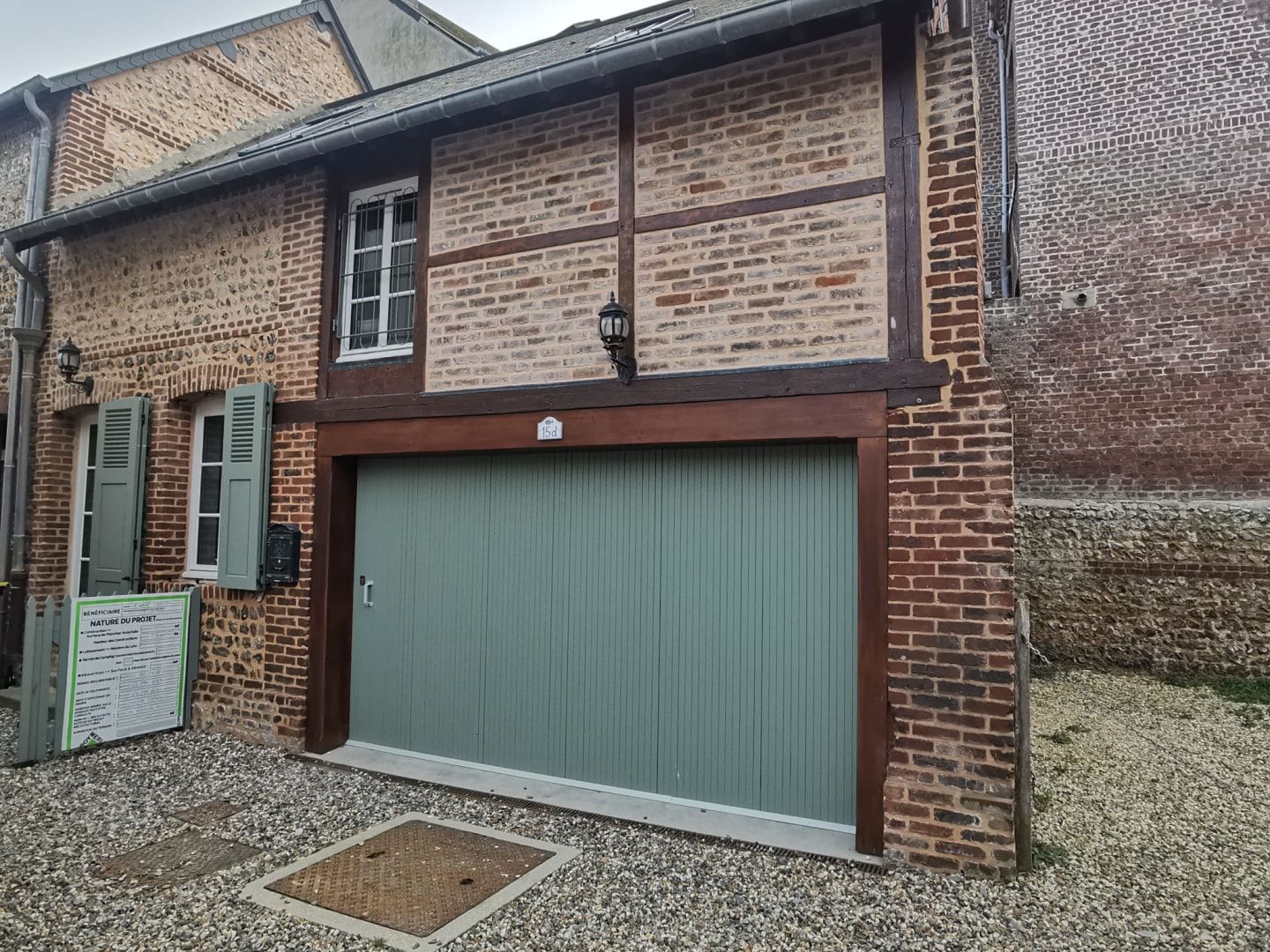 Photo d'une porte de garage à Etretat