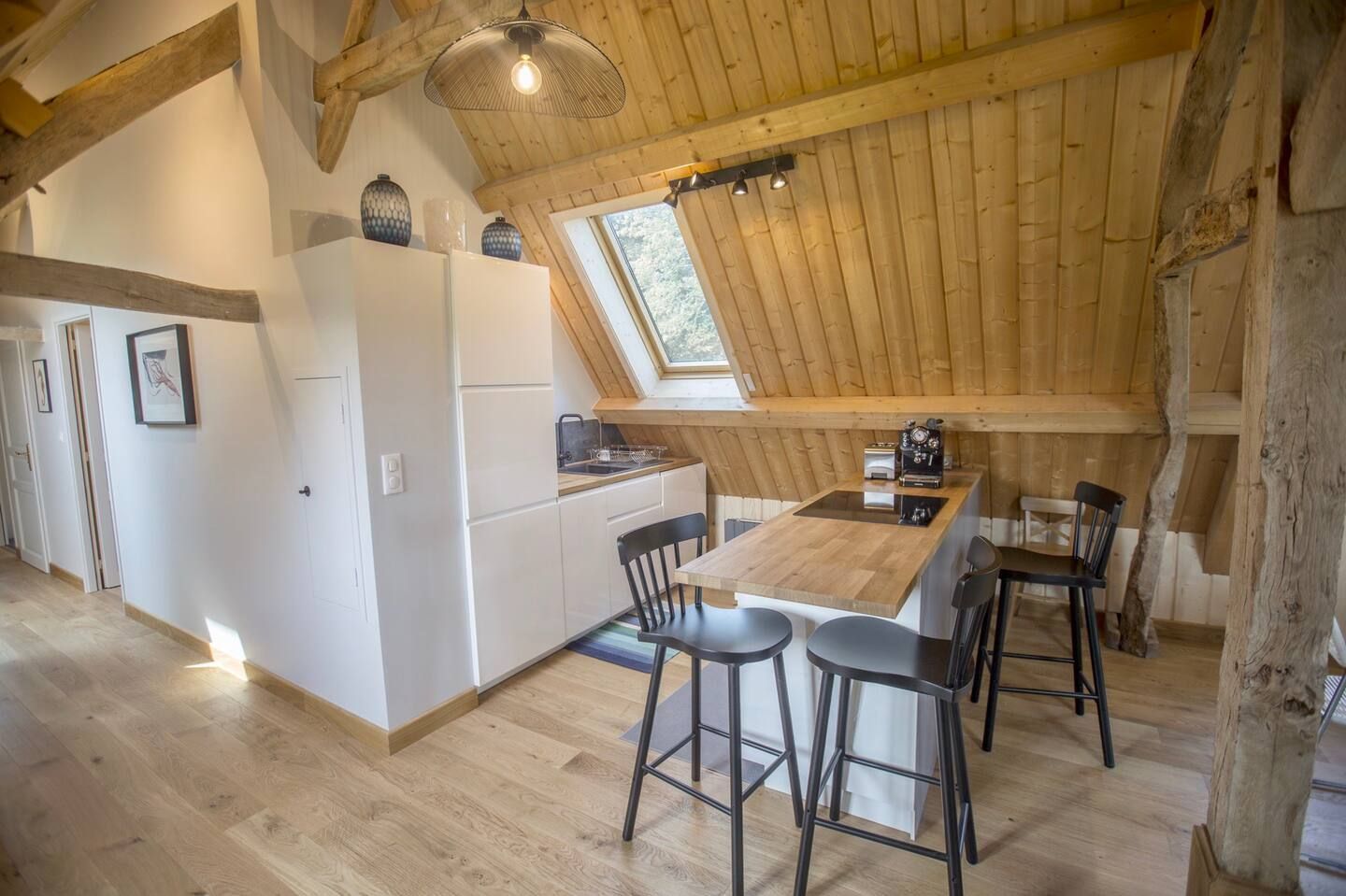 Photo représentant l'intérieur de la cuisine