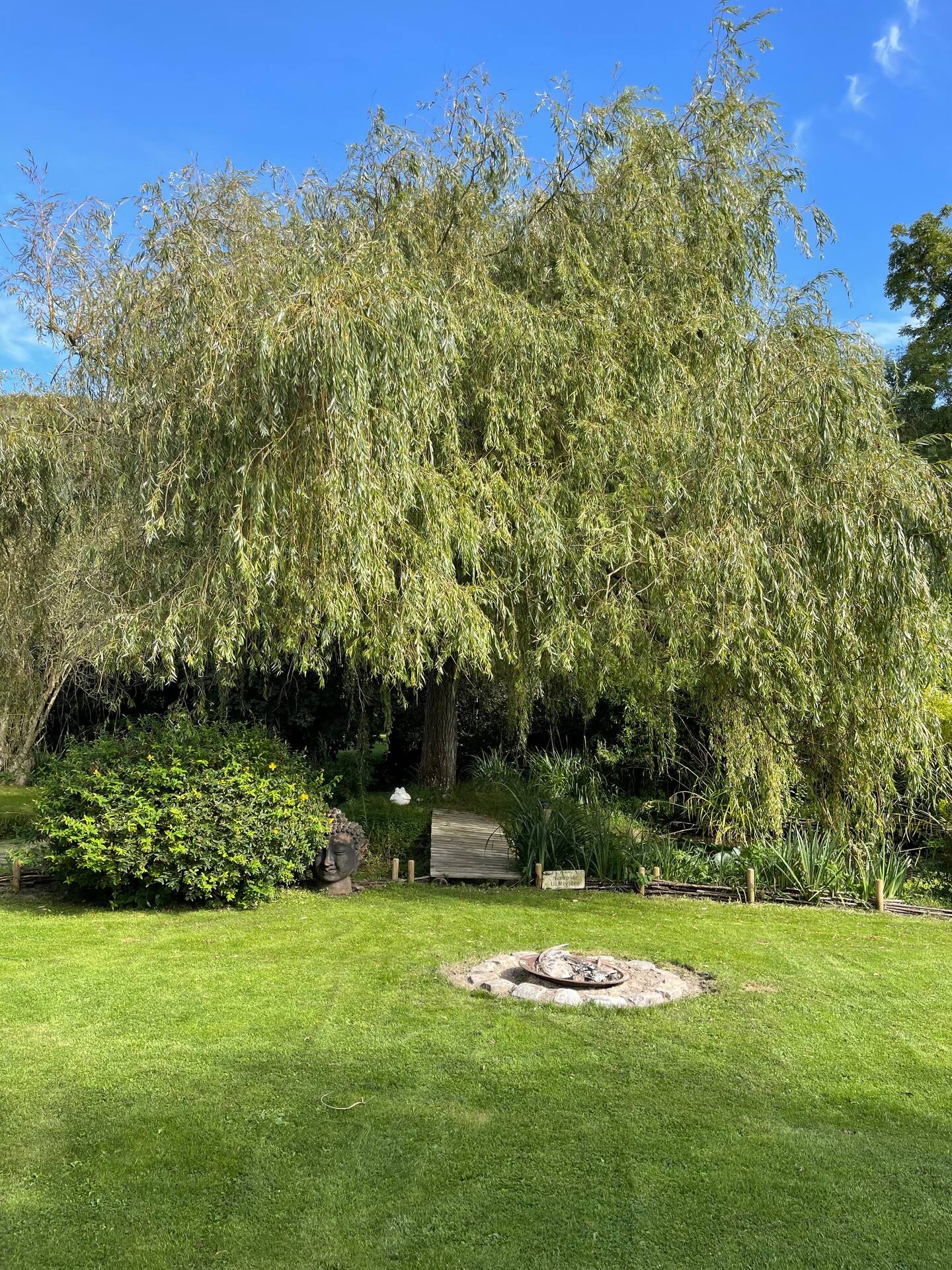 Jardin et accès rivière