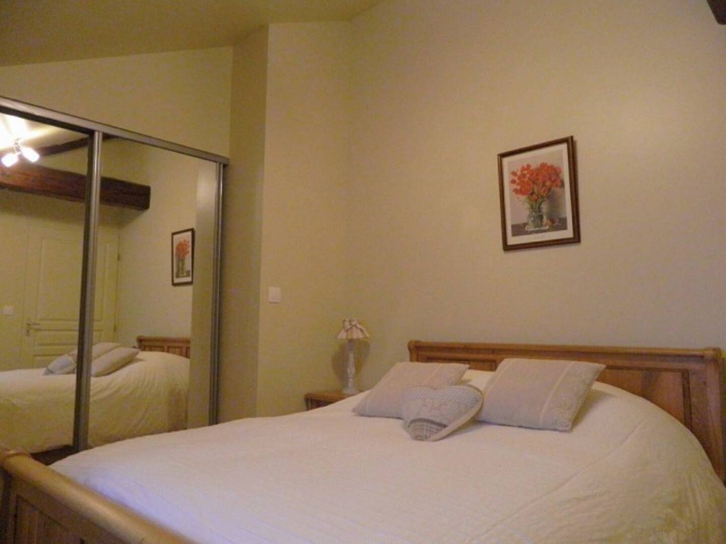 Chambre avec lit double