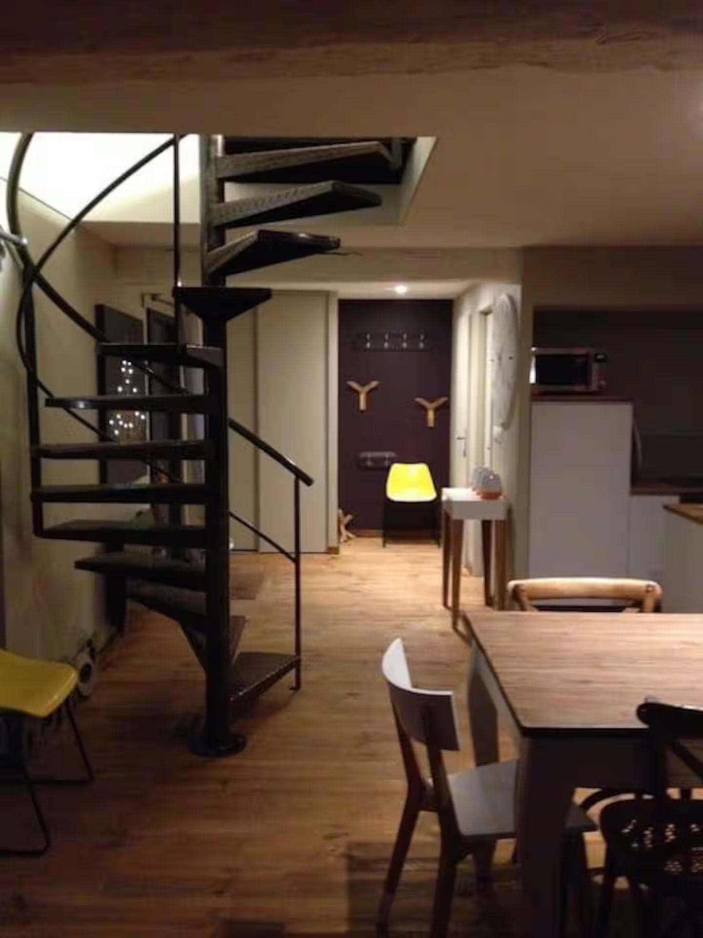 Escalier qui mène à la chambre