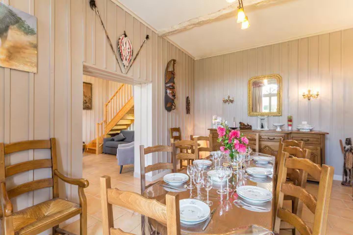 Autre table pour accueillir plusieurs convives