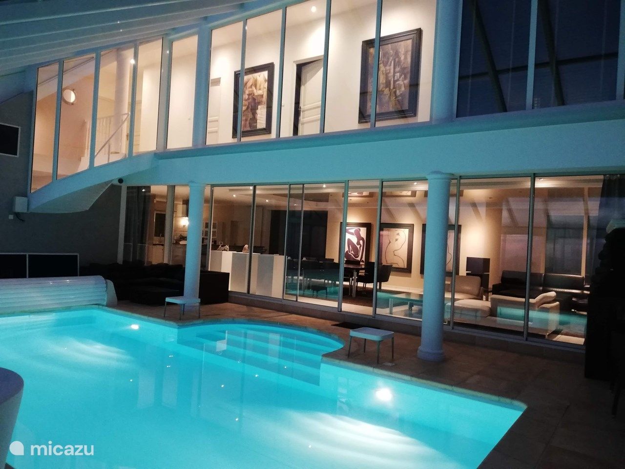 Image du sea cliff house avec piscine intérieure