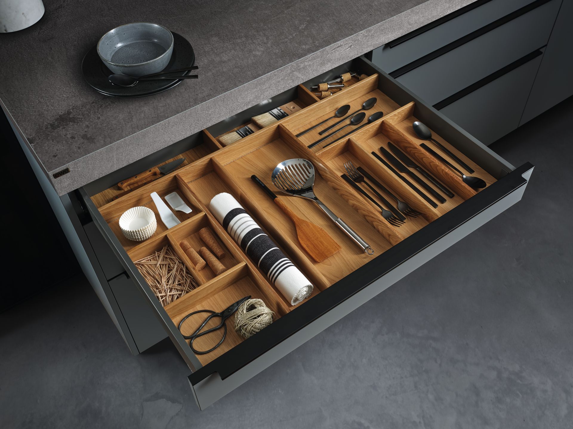 Maßküche, Einbauküche - Ordnungssysteme vom Tischlermeister Möbel Galerie Neuhauser in Gerasdorf bei Wien