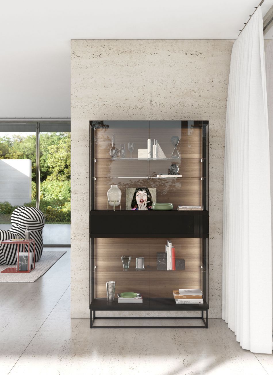 Kettnaker Möbel Soma Vitrinenschrank bei Möbel Galerie Neuhauser in 2201 Gerasdorf bei Wien