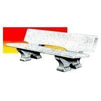 panchina in calcestruzzo per giardini e parchi