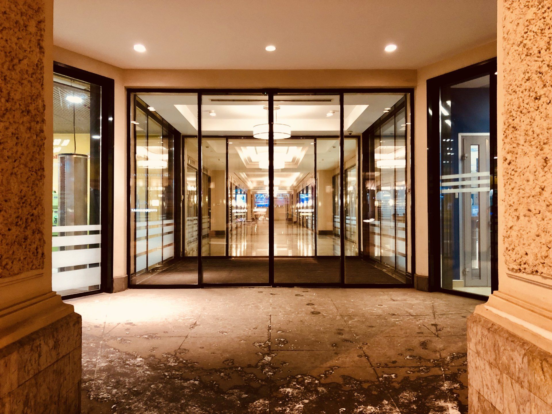 Storefront Glass — Entrance of Office in Eugene, OR