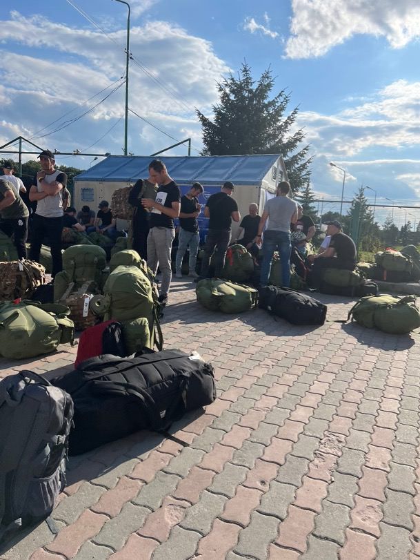 Eine Gruppe ukrainischer Soldaten an der Grenze