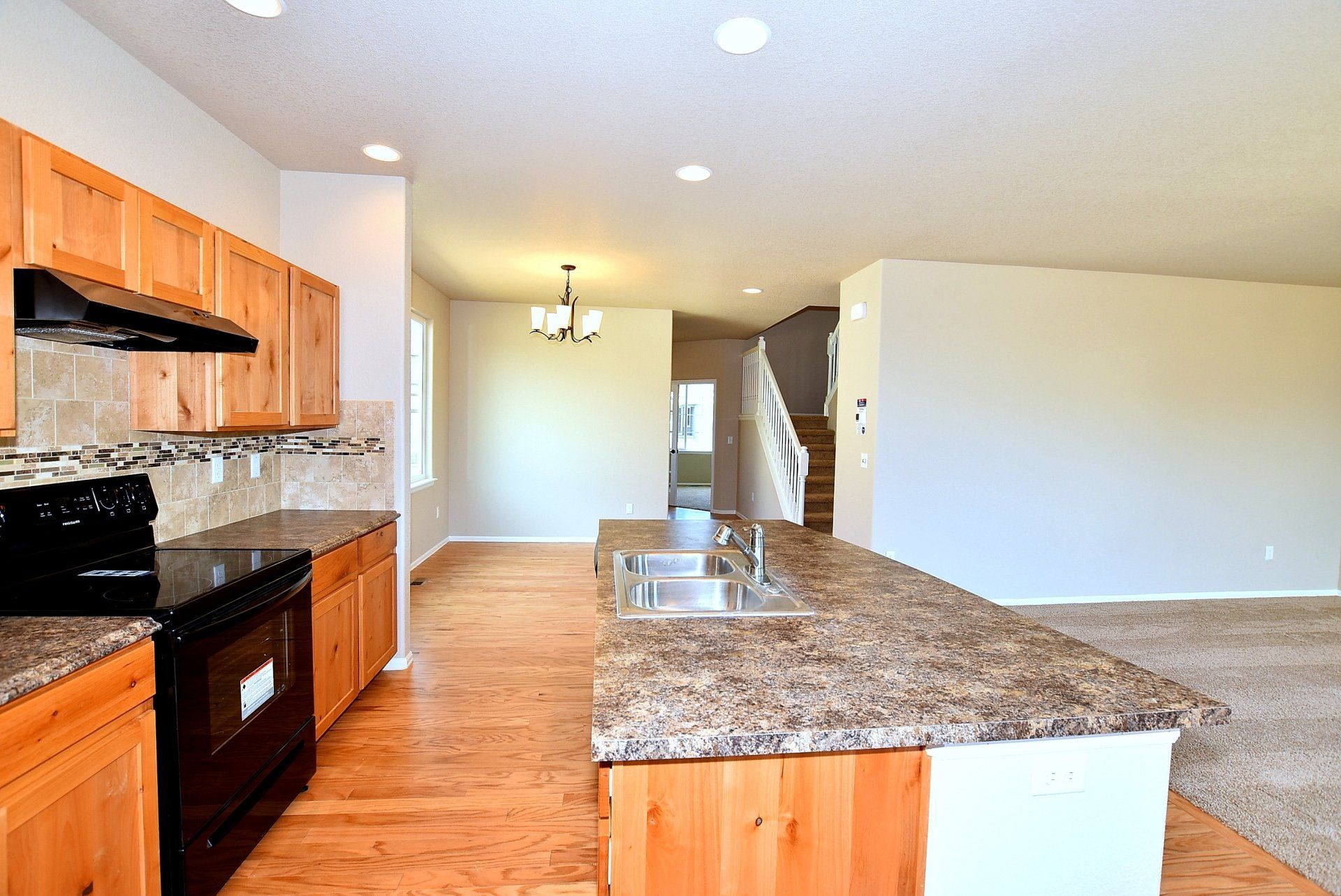 Kitchen and countertops
