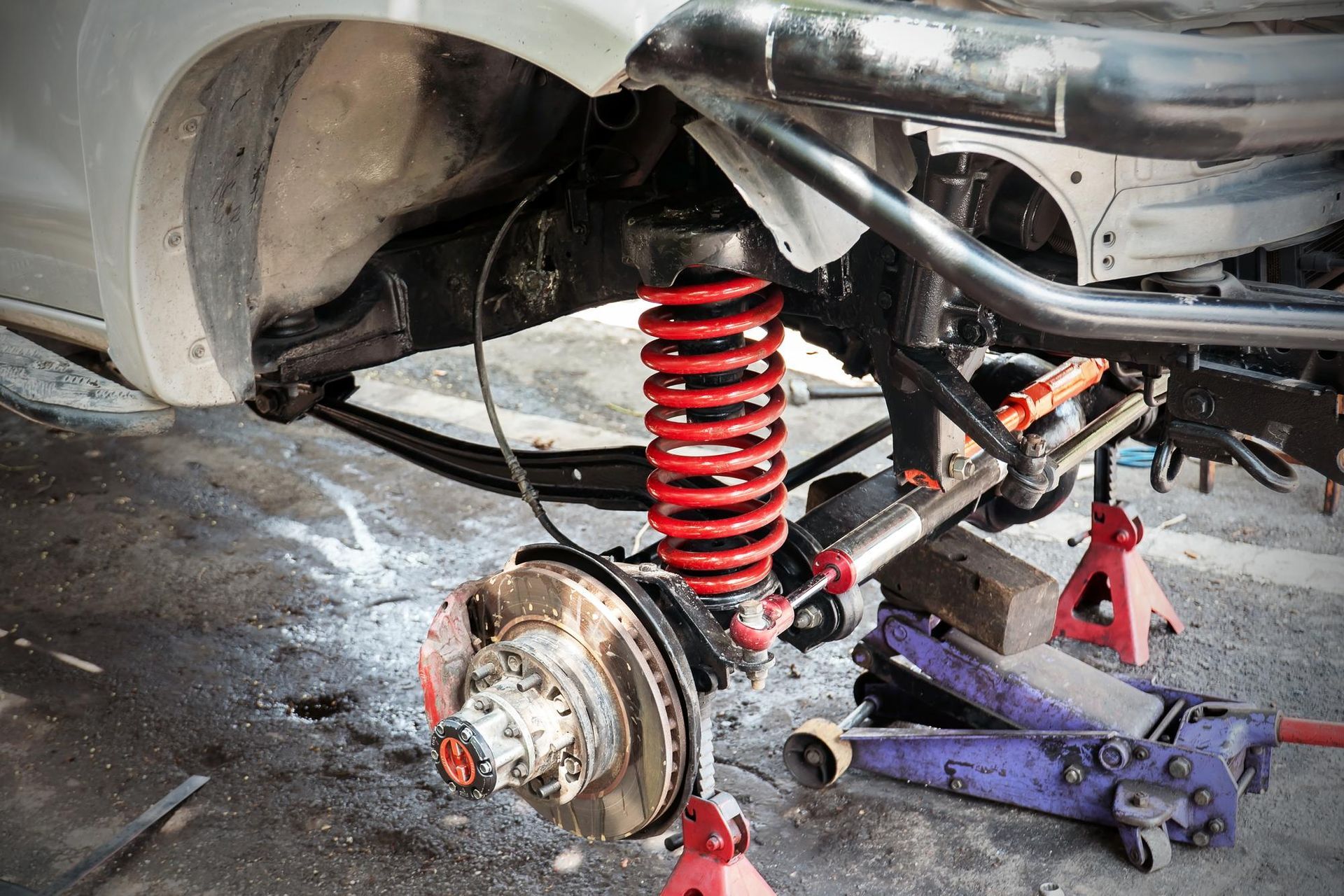 Shock and Strut Repair | Plony's Auto Service Ltd.