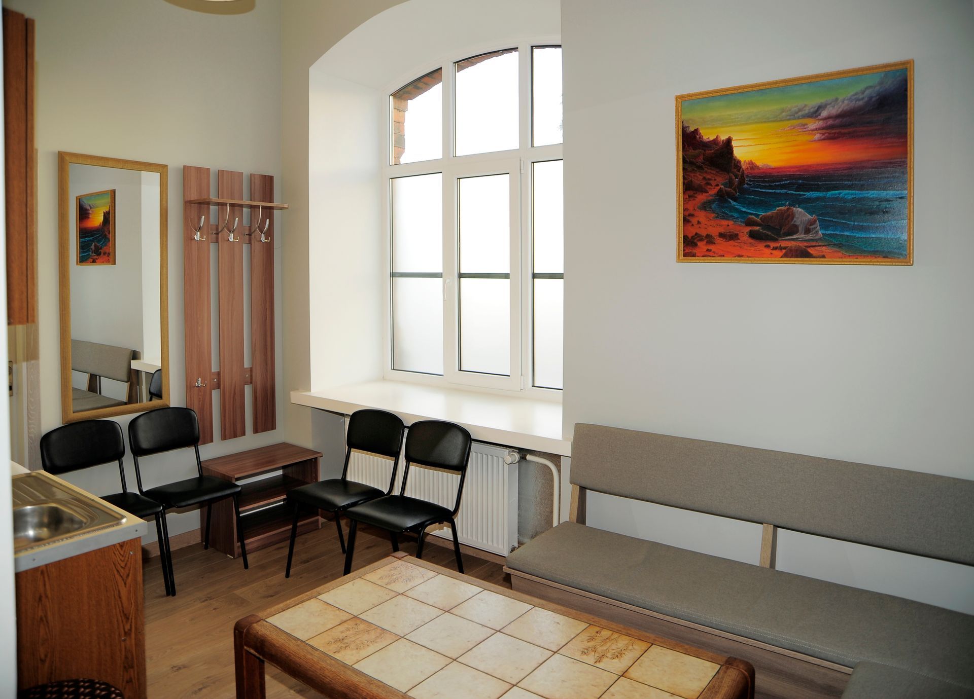 Kambarys 1 prie šarvojimo salės