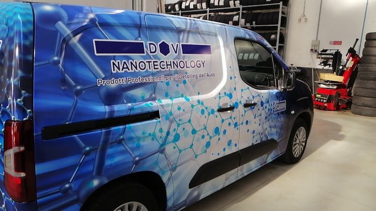 Furgone per pulizia tappezzeria auto a Prato con prodotti a nanotecnologia