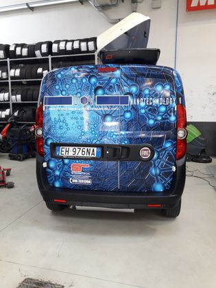 Furgone per pulizia tappezzeria auto a Prato con prodotti a nanotecnologia