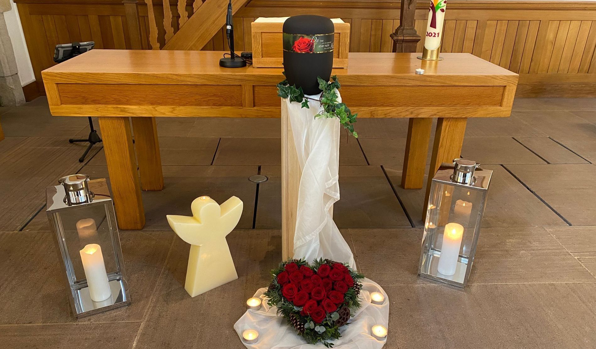 Trauerredner, Bestattungsunternehmen, Trauerbücher