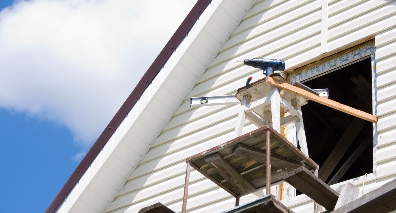 image of tools to install vinyl siding