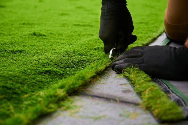 Cutting synthetic grass during install