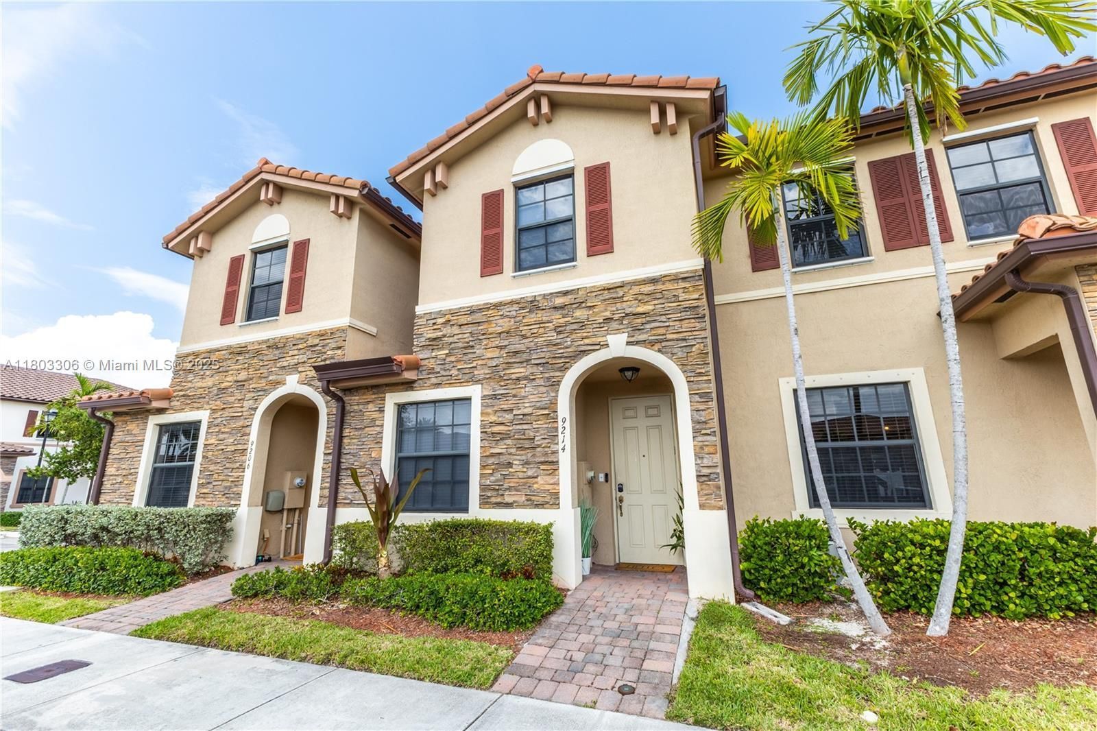 9214 W 33RD LN, HIALEAH, FL 33018