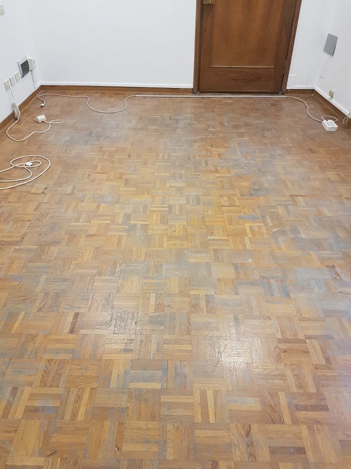 pavimento in legno usurato