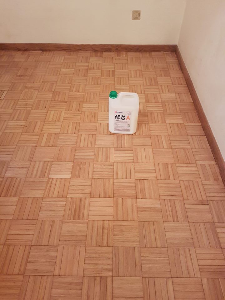 pavimento durante il trattamento di lucidatura