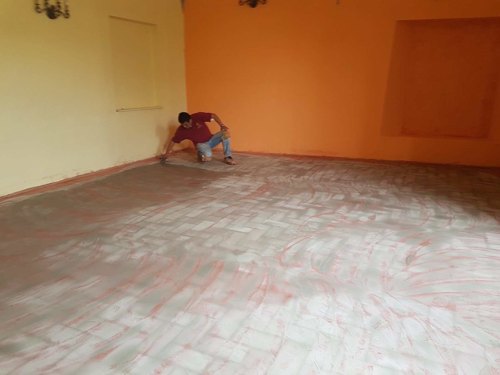 lucidatura superficie in legno