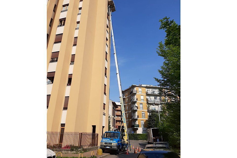 Trasloco con piattaforma aerea