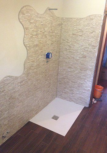 Bagno in fase di rifacimento