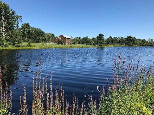 Location — School on Large Field in Waldoboro, ME