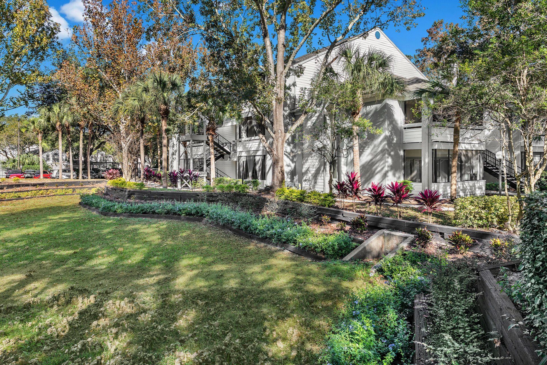 Resort Yard | 1801 Metrowest