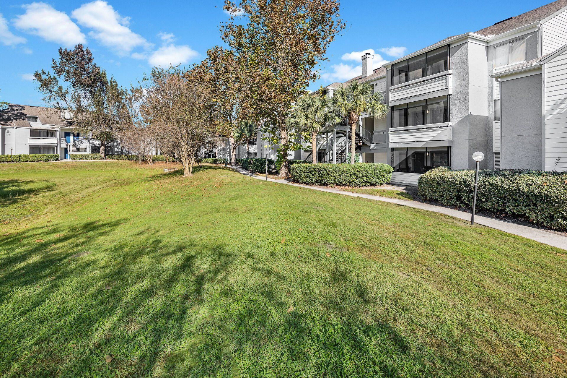 Spacious open yard at 1801 Metrowest.